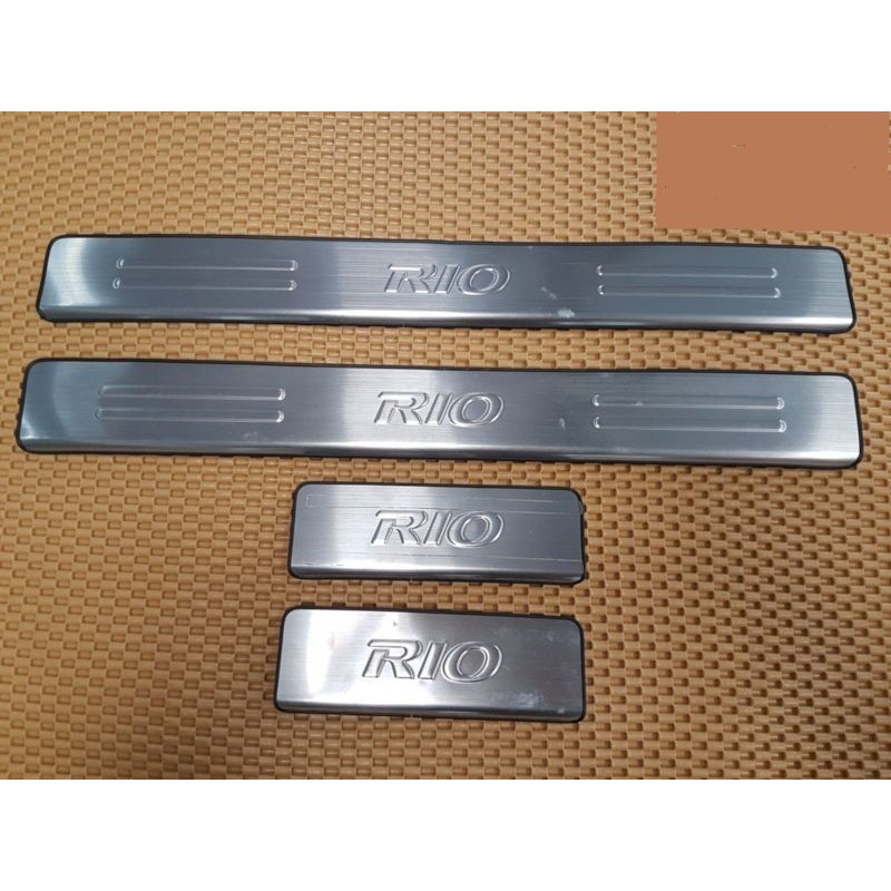 Ốp bậc trong ngoài xe Kia Rio mẫu INOX