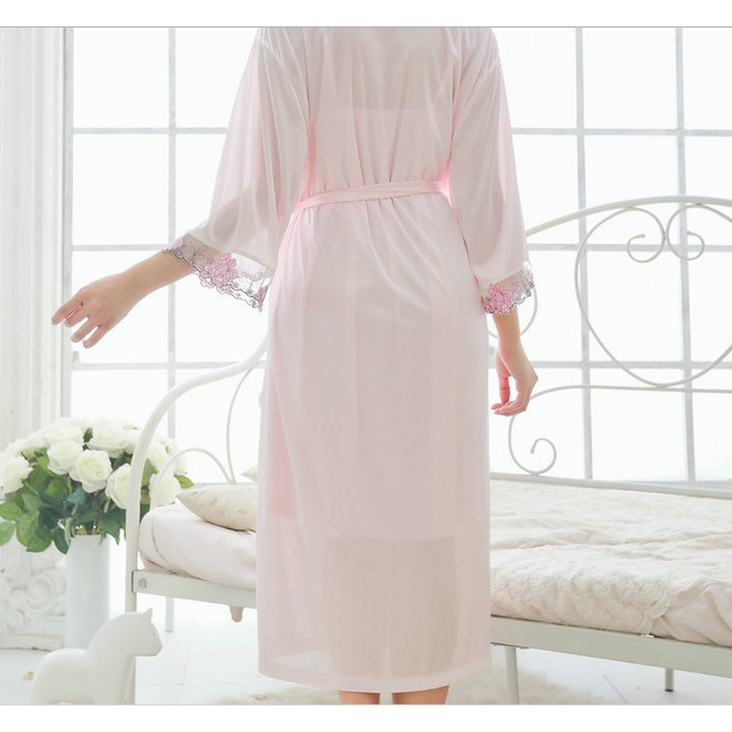 Áo choàng váy ngủ màu hồng dịu dàng, set áo choàng kèm váy satin gợi cảm TK407