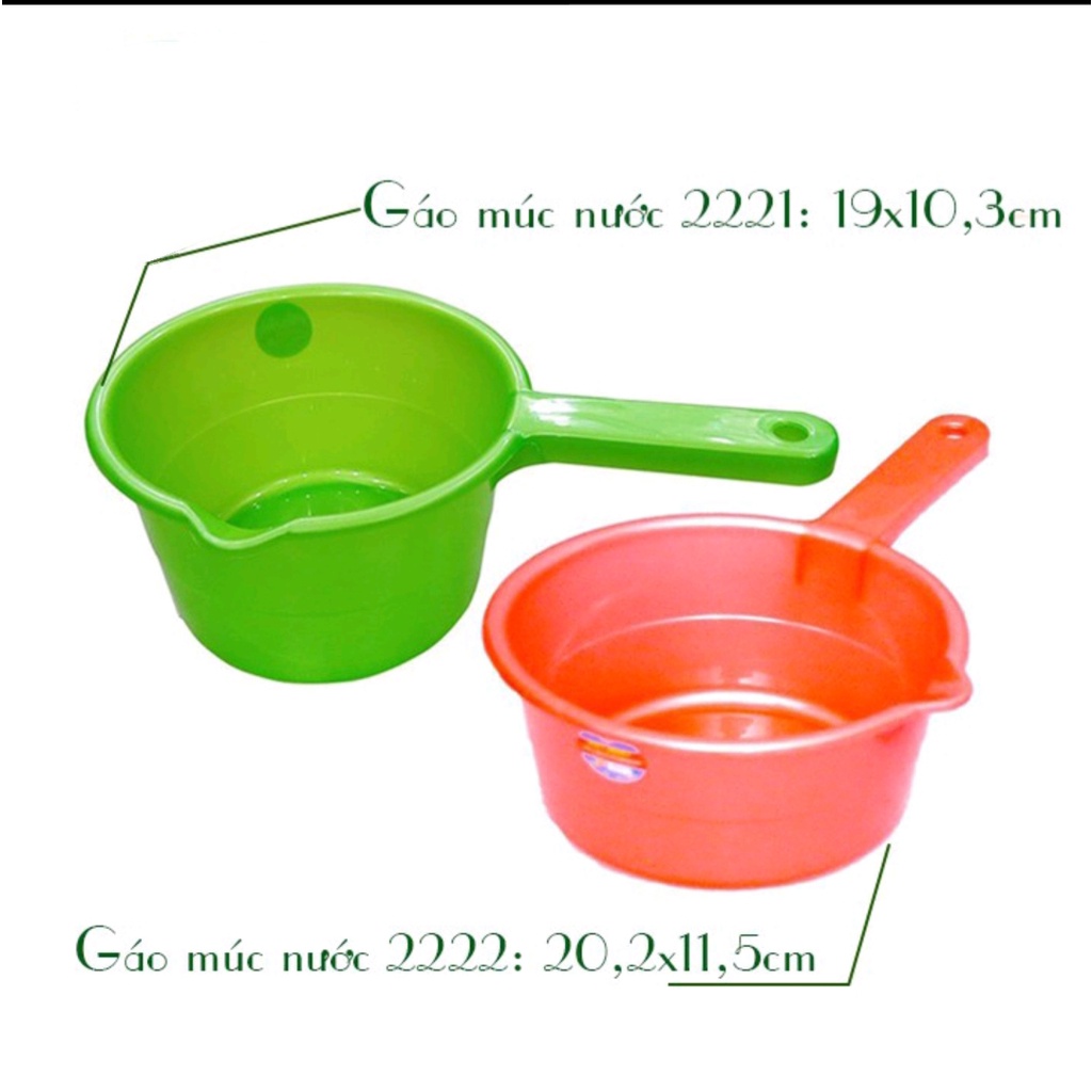 Ca nhựa múc nước Việt Nhật. Ca nhỏ: 19 x 10.5 cm. Ca to: 20.5 x 11.5cm