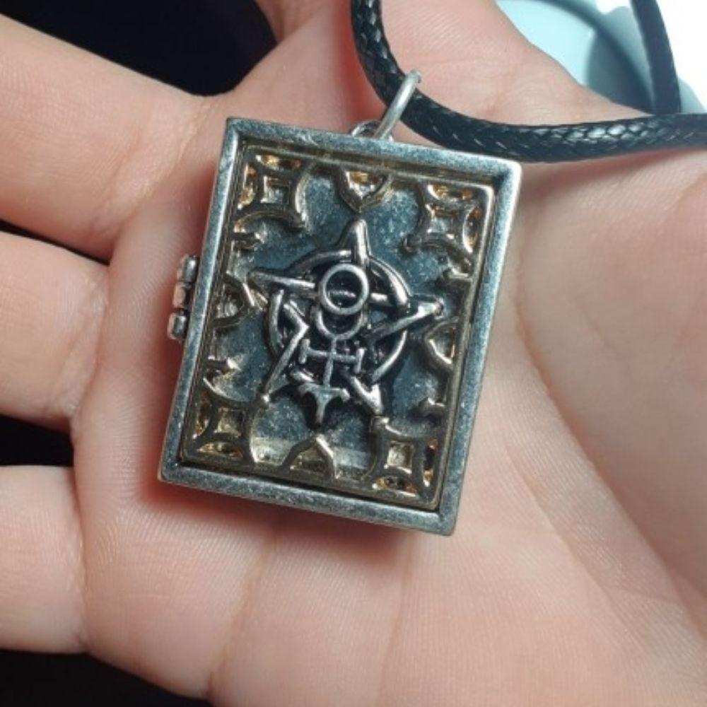 Vòng cổ Mặt Hình Đầu Lâu Phong Cách Gothic Ẩn Sách VANES1 Chất Lượng Cao