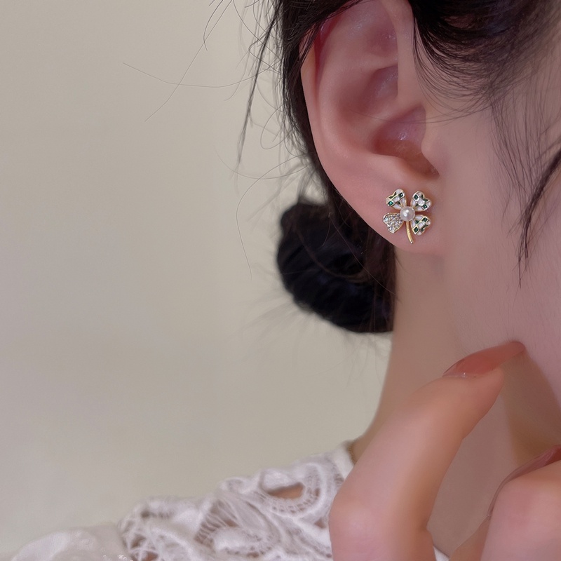 Bông Tai Hình Cỏ Bốn Lá Đính Đá Lấp Lánh Phong Cách vintage Hàn Quốc