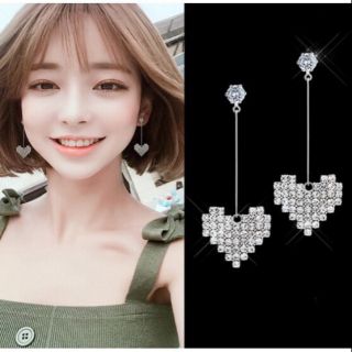 T048 bông tai trái tim đính hạt nhân tạo