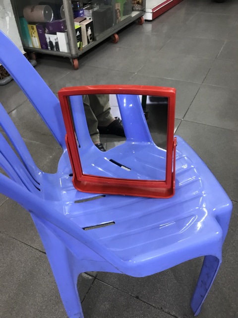 Gương vuông trái tim để bàn