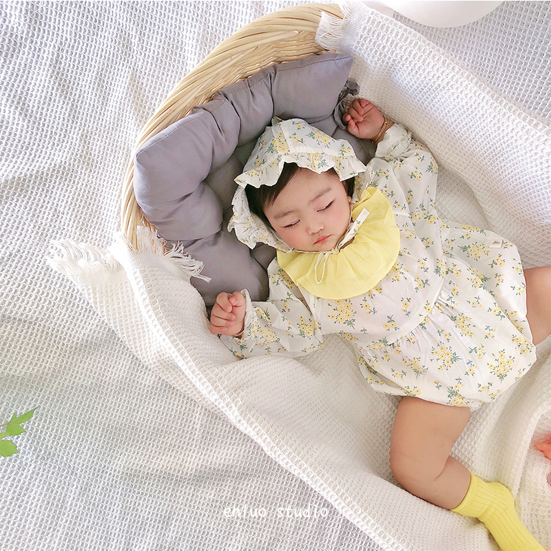 Bộ Quần Yếm + Mũ In Hoa Xinh Vui Nhộn Dành Cho Bé Gái