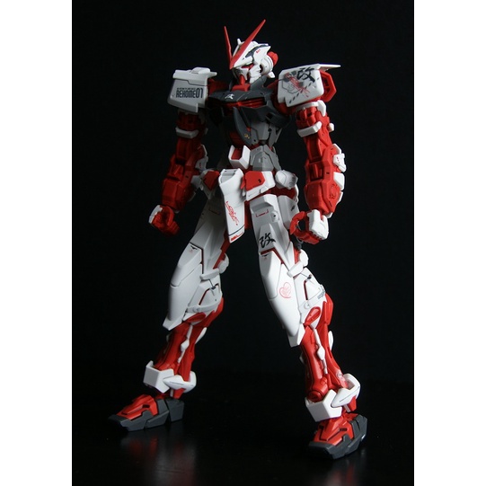 Mô hình Gundam MG 1/100 Astray Red Frame