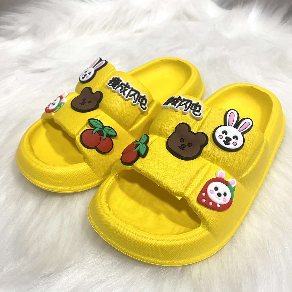 Dép bánh mì cho bé trai, bé gái chất liệu EVA nhẹ, mềm êm chân kèm Sticker kute dễ thương