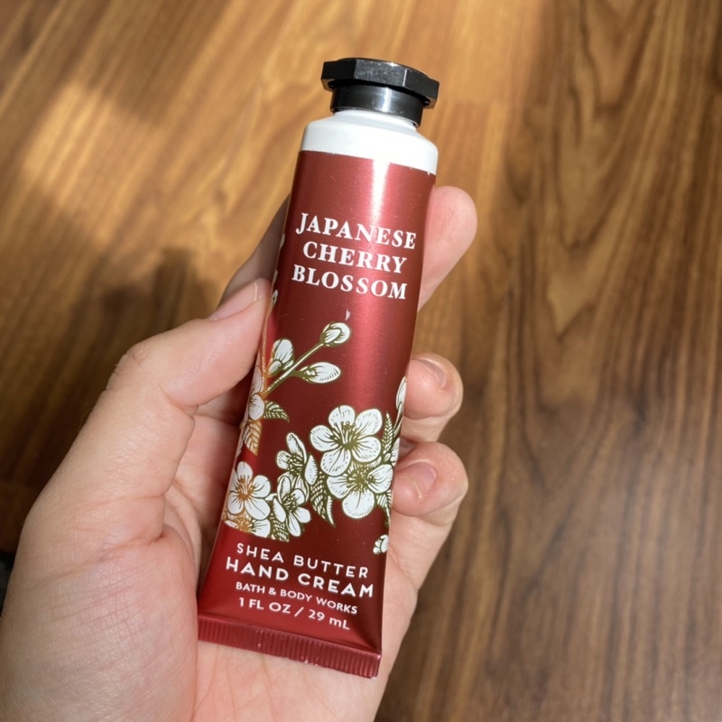 Kem dưỡng tay Bath & Body works