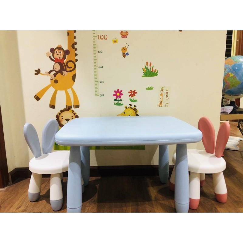 Bộ bàn  và 2 ghế tai thỏ chất nhựa  ABS cao cấp phù hợp với trẻ em 2 đến 8 tuổi chống trơn trượt decor Hàn Quốc