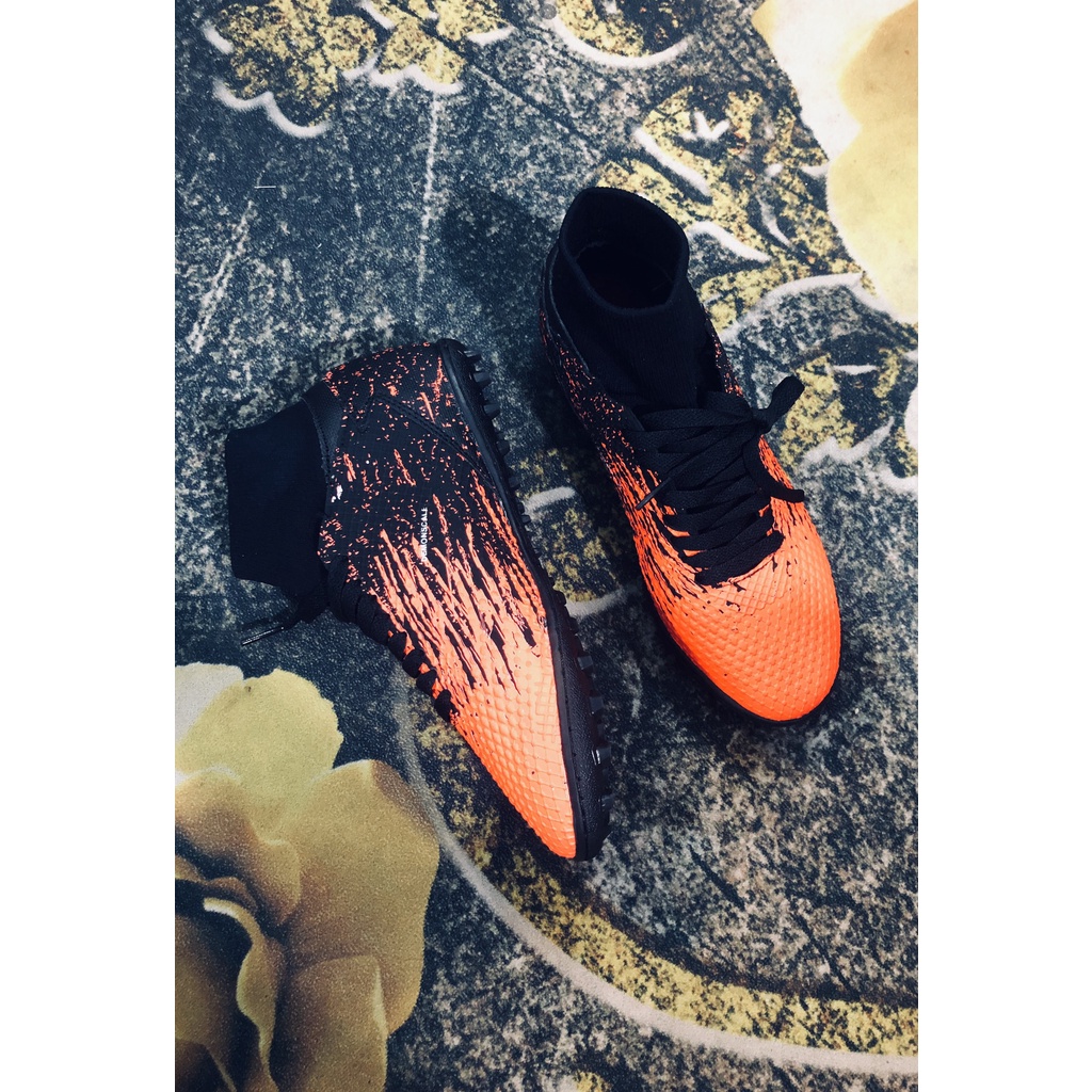 GIÀY ĐÁ BÓNG CAO CỔ