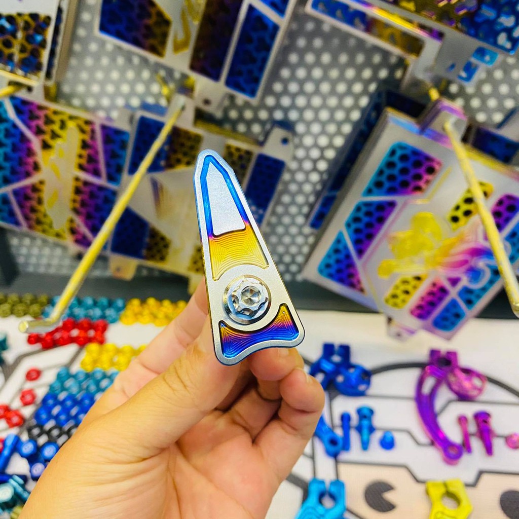 Móc Giỏ đồ xe Titanium