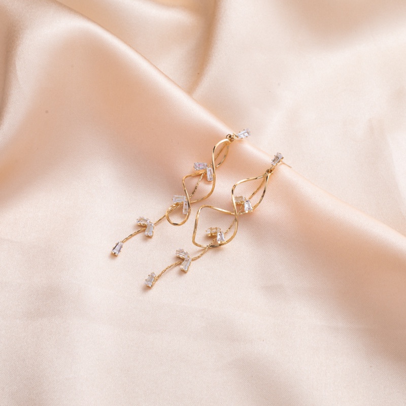 Khuyên Tai Xoắn Ốc Đính Kim Cương Nhân Tạo Phong Cách Hàn Quốc Mới