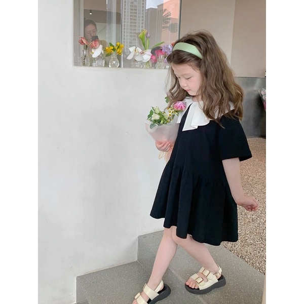 Váy xinh cổ trắng phối hoa xanh cho bé gái