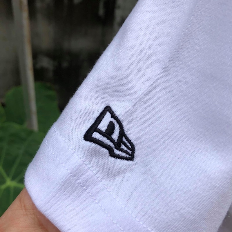 Áo thun New Era Big Pasley Logo