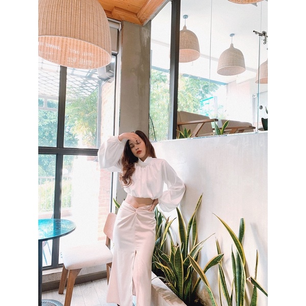 Nary Skirt - chân váy lụa satin xẻ tà