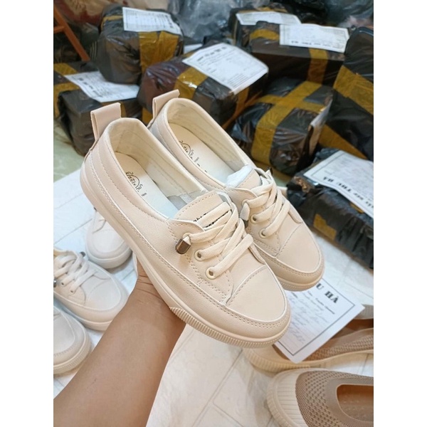 Giày slip on đan dây,bata màu trắng kem