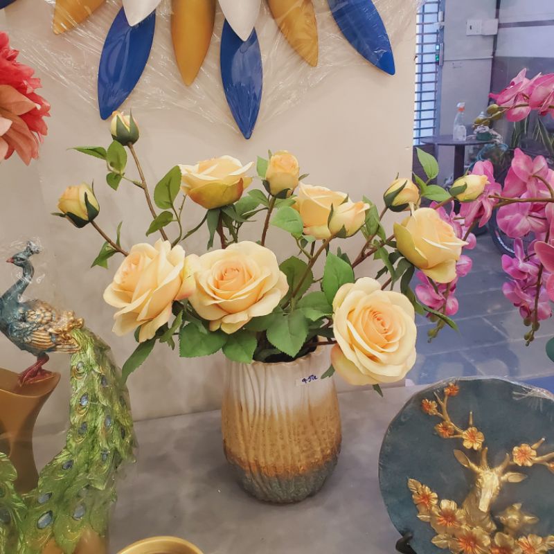 Hoa lụa, hoa giả, bình hoa hồng vàng nhập khẩu cao cấp kt 40*40 cm y hình. bình gốm xuất khẩu  hàn quốc