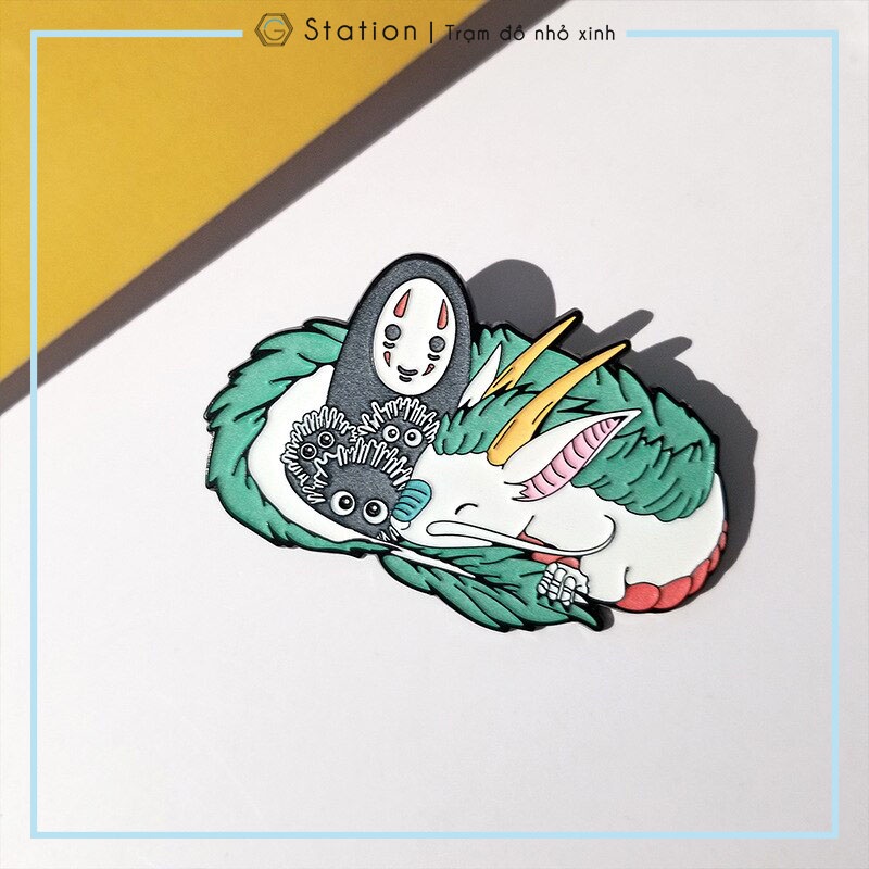 Pin cài áo vô diện ôm rồng Haku/ bồ hóng đen có dạ quang sáng trong đêm trong Spirit away hoạt hình Ghibli - GC433