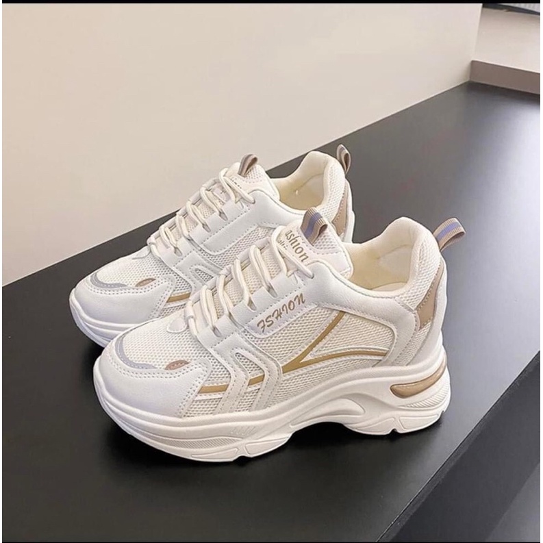 Giầy thể thao độn 7p