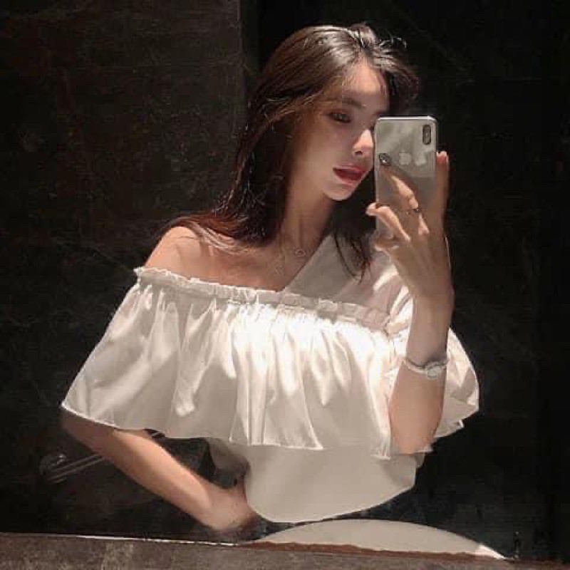 Áo trễ vai tay bèo tiểu thư /hàng sẵn | BigBuy360 - bigbuy360.vn