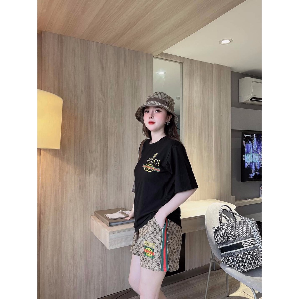 Đồ bộ thun form rộng logo thêu phối quần caro hiện đại