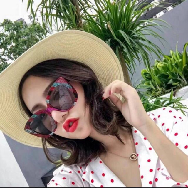 Kính v tròn mắt mèo cá tính