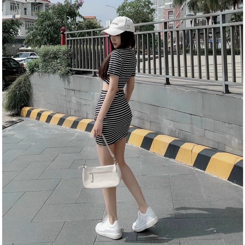 Sét bộ sọc áo kiểu croptop cổ U phối chân váy rút dây chéo bên cực xinh , chất thun gân mềm mịn