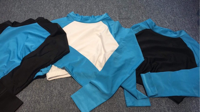 Áo bơi tay dài nữ phối 2 màu infashion | BigBuy360 - bigbuy360.vn