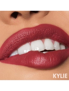 Son kem lì hãng Kylie Cosmetics