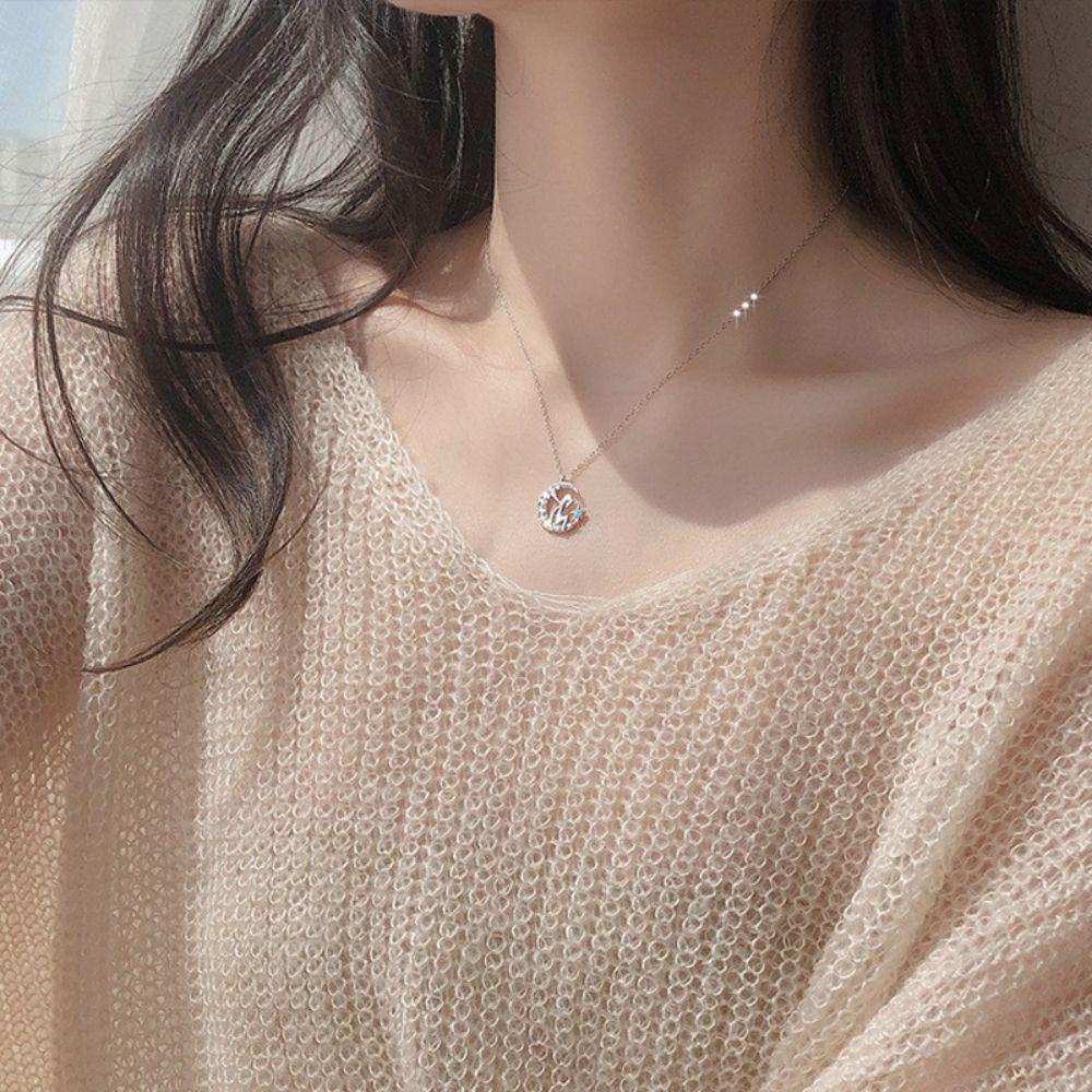 QQMALL Vòng cổ Mặt Hình Hoàng Tử Bé Và Mặt Trăng Thiết Kế Đơn Giản Thời Trang