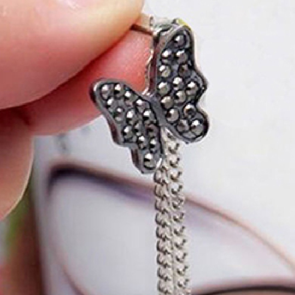 Khuyên tai dáng dài hình bướm đính đá xinh xắn