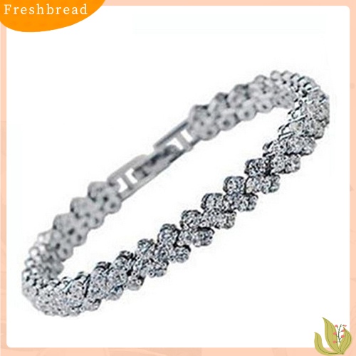 Vòng đeo tay kiểu dáng thời trang xinh xắn cho nữ | BigBuy360 - bigbuy360.vn