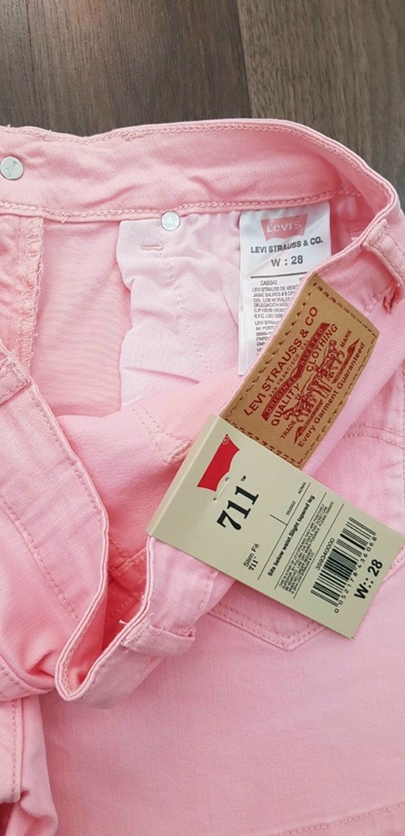 short jeans màu