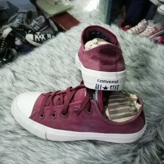 Giày converse chính hãng 2hand còn rất mới cho bạn một ngày đầy năng lượng