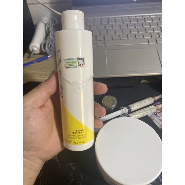 Pell da tảo ý tách sét  căng bóng,se khít lỗ chân lông, mờ thâm nám