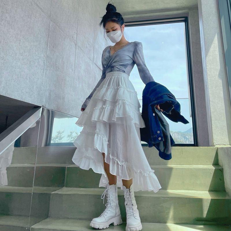 Chân váy bèo lệch tà