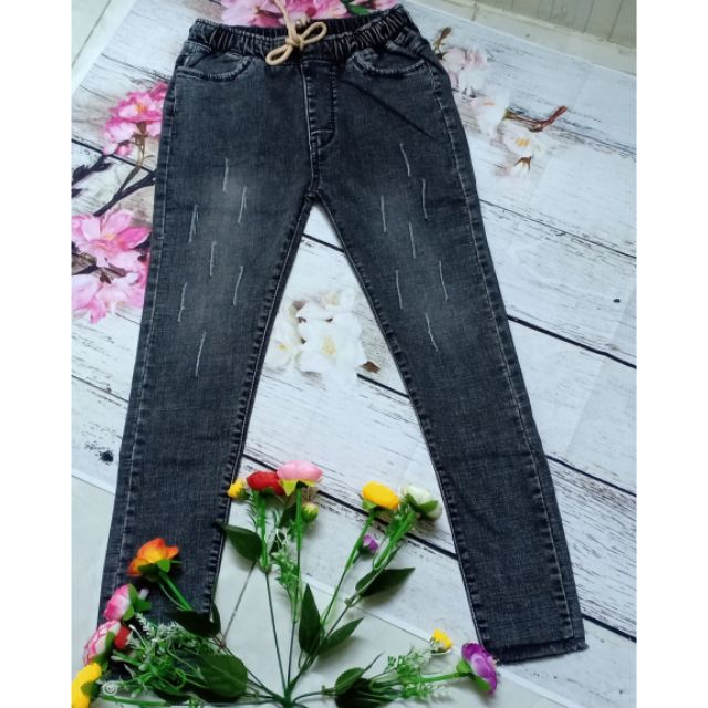 (hình chụp) quần jeans lưng thun co giãn tạo dáng