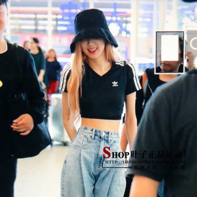 Áo croptop thun cotton thêu hoạ tiết viền tay thể thao - z7U