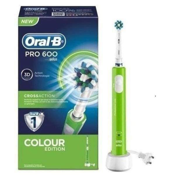 [Hàng Đức] Bàn chải đánh răng điện Oral-B Pro 600 Cross Action (Màu xanh/ Green)