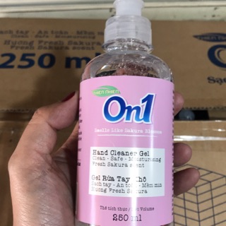 Gel rửa tay khô On1 sạch khuẩn hương Fresh Sakura chai 250ml