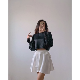 Set áo lụa tay phồng và chân váy lụa buộc dây