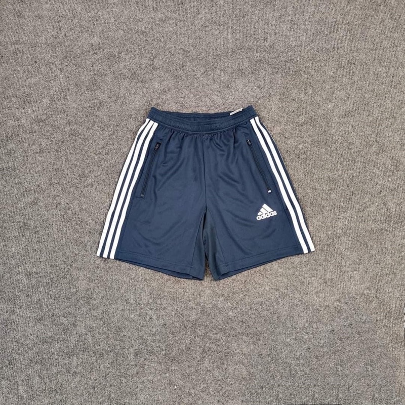 Quần short Adidas chính hãng - Logo basic có túi khoá - Đổi trả thoải mái