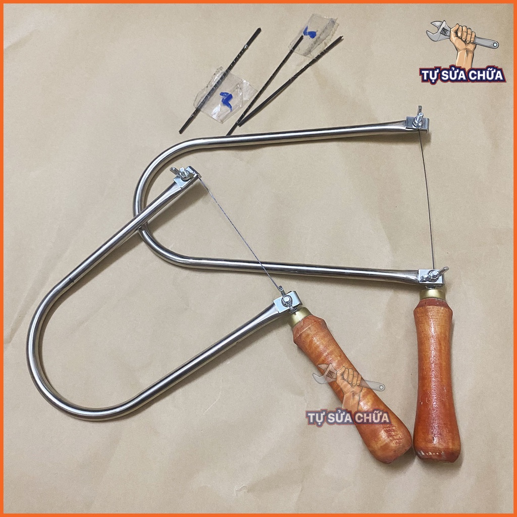 Cưa lọng cầm tay lưỡi thép bền bỉ tay cầm gỗ êm ái, răng cưa đều, sắc bén loại 20-25cm có lưỡi cưa đi kèm