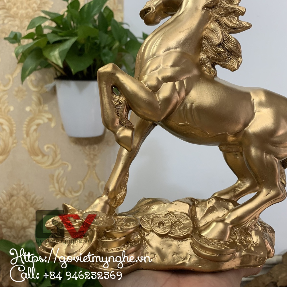 Tượng ngựa phong thủy trang trí bàn làm việc cầu tài lộc may mắn cát tường - Dài 24cm - Nhũ Đồng
