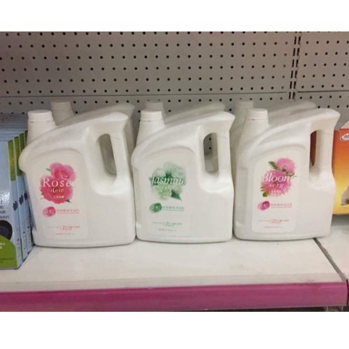 Sữa tắm cao cấp cho chó mèo Joyce & Dolls can 4l mẫu cũ)