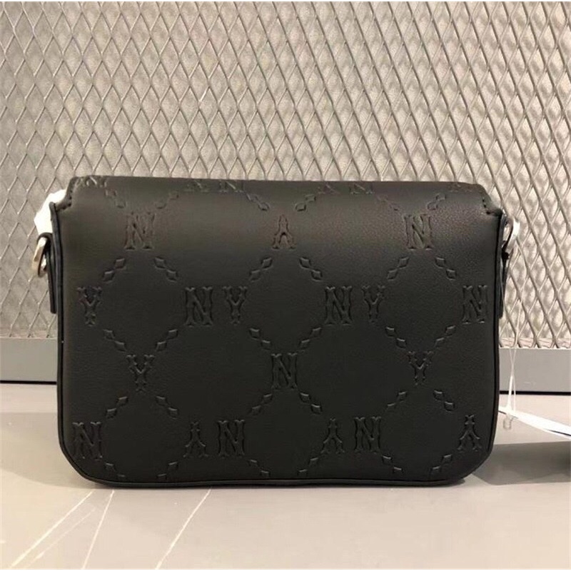 Túi Đeo Chéo M.L.B Hoạ Tiết Dập Nổi Hình Kim Cương Limited Cá Tính Siêu Đẹp