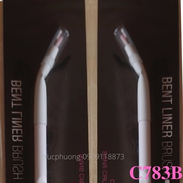 Cọ vẽ viền mắt eyeliner C783B thiết kế cong phần đầu giúp dễ dàng vẽ eyliner góc mắt cũng như độ to nhỏ nét vẽ eyeliner
