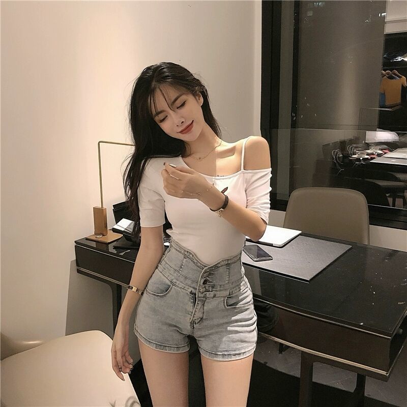 Áo Thun Tay Lửng Lệch Vai Phong Cách Mới Quyến Rũ Cho Nữ