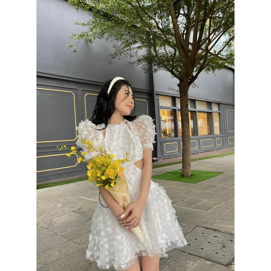 ĐẦM TRẮNG KHOÉT EO CUT OUT VAI CUT OUT LƯNG ĐÍNH BÔNG NỔI PHỐI LƯỚI ANGI HOME