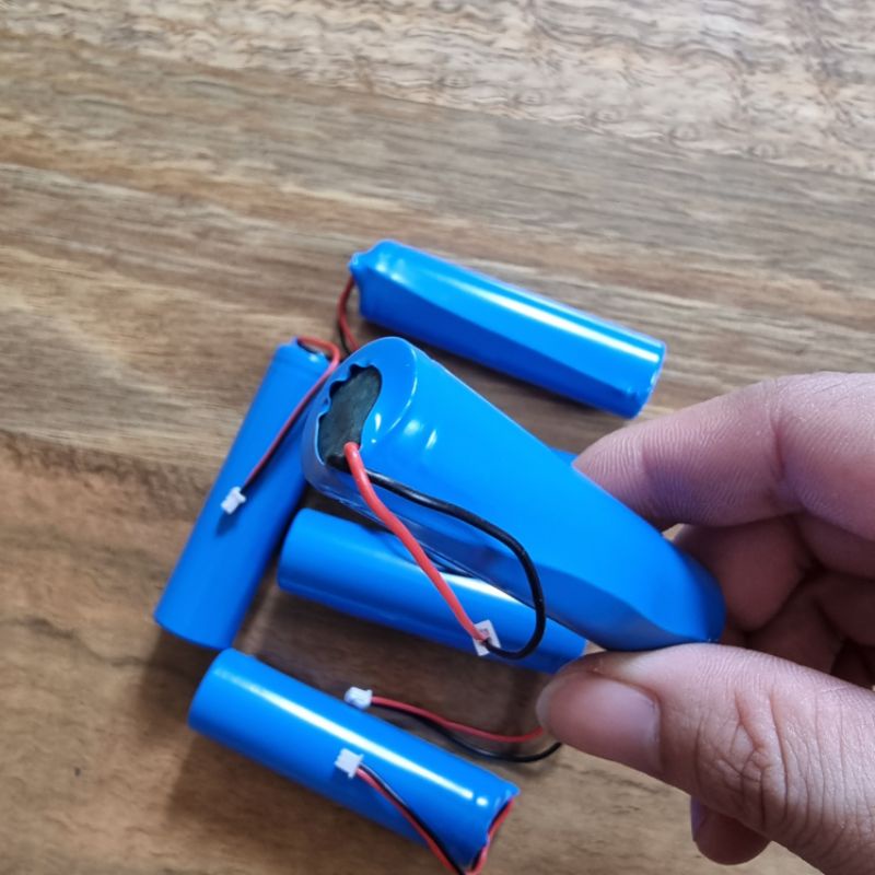 Pin Sạc 18650 Pin 3.7V 1000mah / 1200mah có dây đầu sạc xả