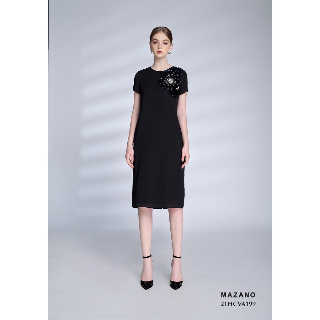 Váy xanh đính hoa kim sa lệch vai MAZANO MS 21HCVA199DE chất liệu vải Hàn thích hợp mặc đi làm, đi chơi